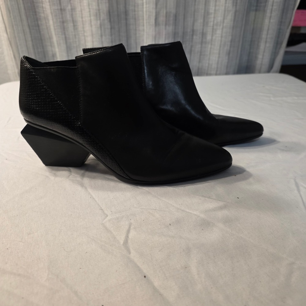 United Nude Ankle Boots Womens EU 39 Black Leather Architectural Geometric Heel